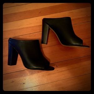 Mossimo black heeled shoes size 8.5